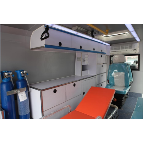 Ambulância intensiva com tração nas quatro rodas